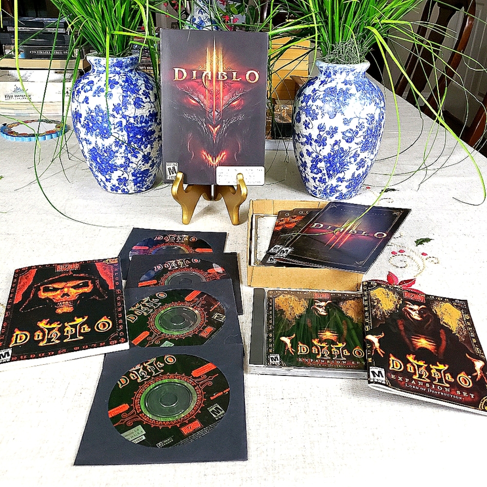PC Diablo II & III Miscellaneous Bundle - Original